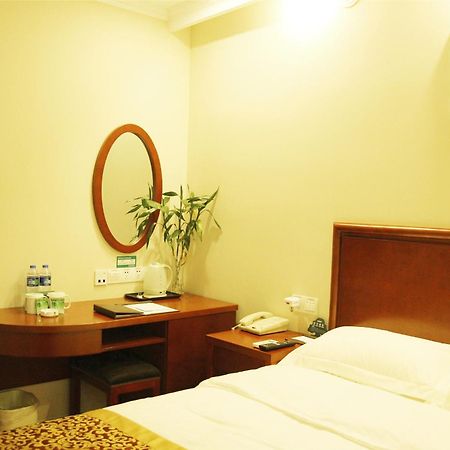 Greentree Inn Zhejiang Jiaxing West Zhongshan Road Vintage Car Building Express Hotel Exterior foto