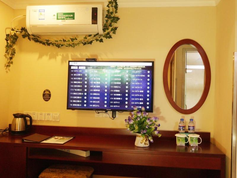 Greentree Inn Zhejiang Jiaxing West Zhongshan Road Vintage Car Building Express Hotel Exterior foto