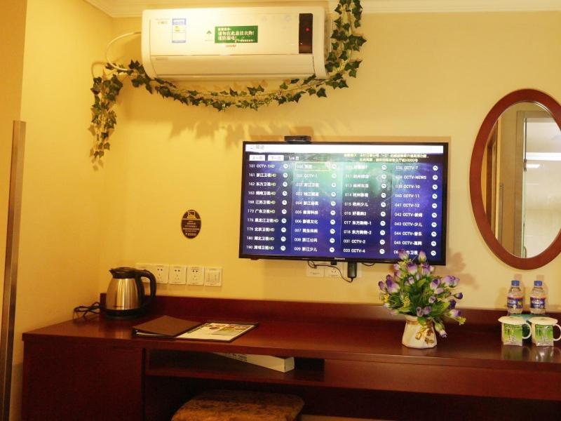 Greentree Inn Zhejiang Jiaxing West Zhongshan Road Vintage Car Building Express Hotel Exterior foto